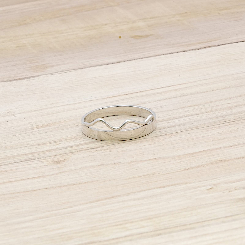 Handgemaakte zilveren ring  'Wave '